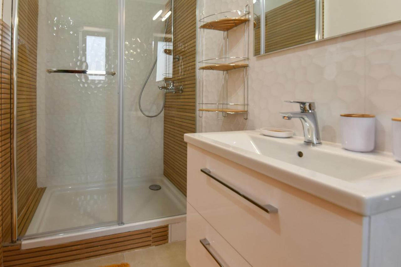New Luxury 3 Bedroom 4 Air Conditioners Zadar