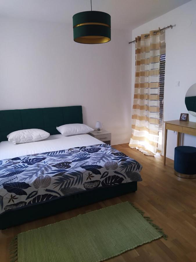 Apartment New Luxury 3 Bedroom 4 Air Conditioners